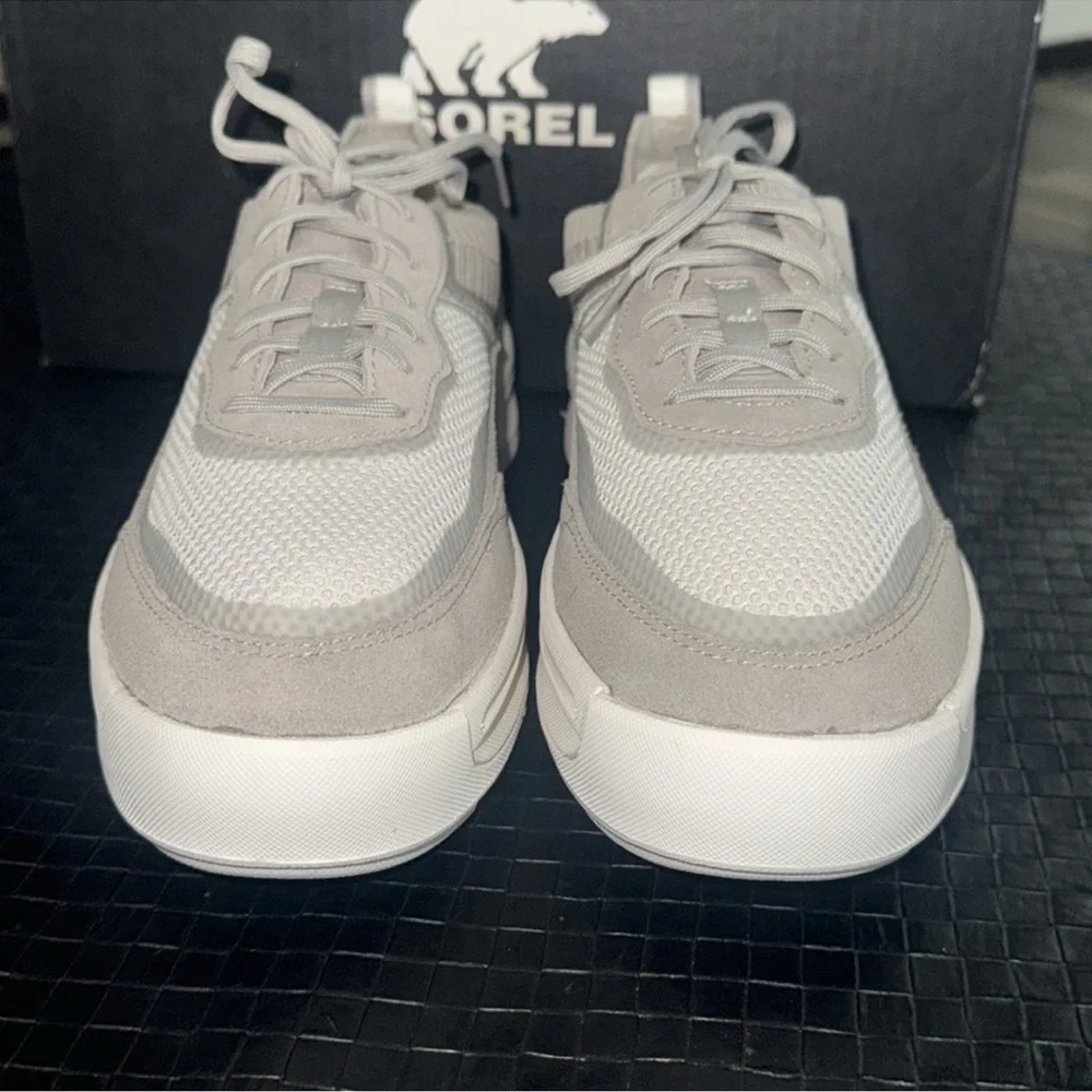 New in box authentic Sorel designer signature sneakers sz 9.5